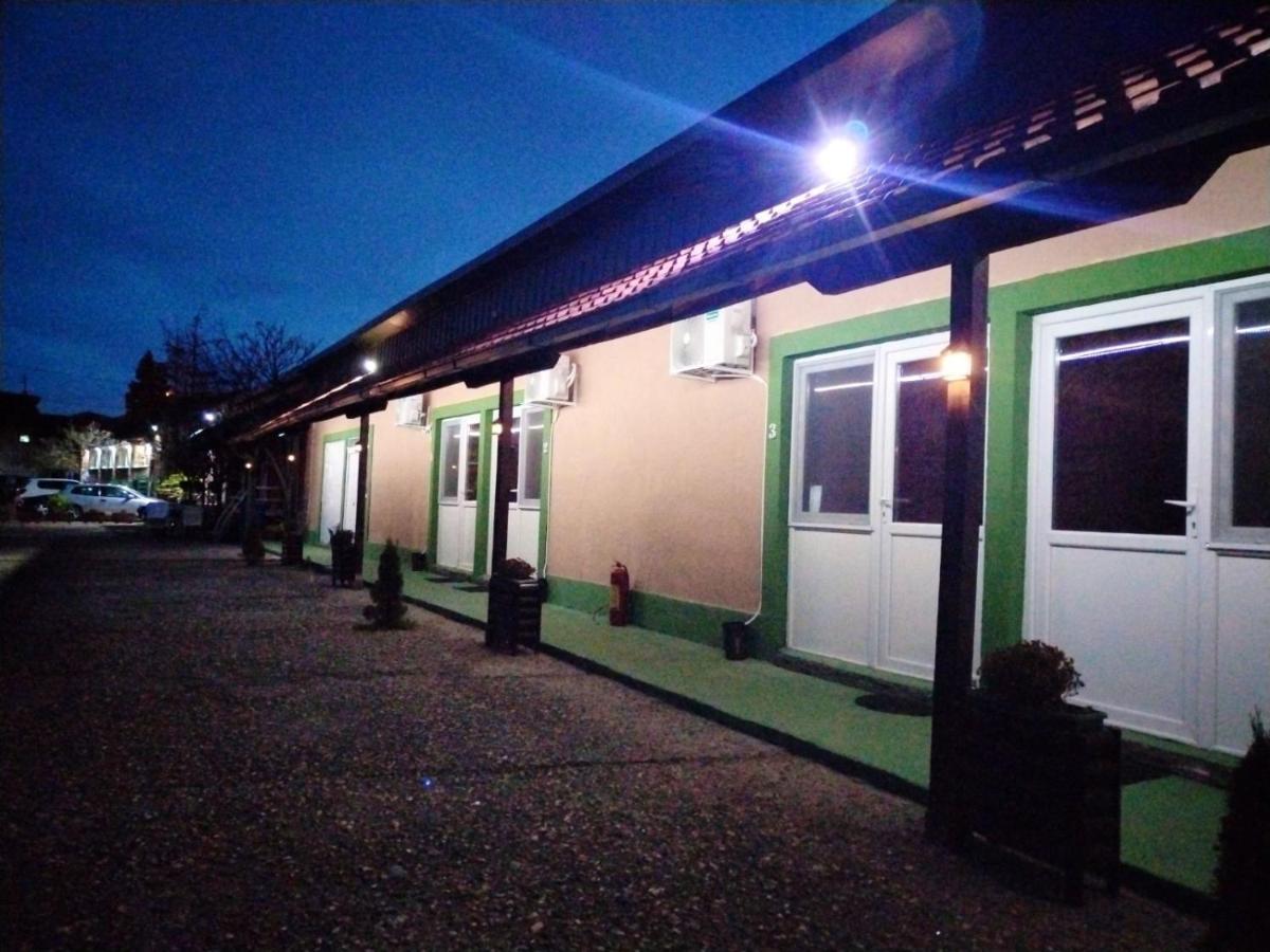Fun Rooms Sobe Prenociste Borca Luaran gambar